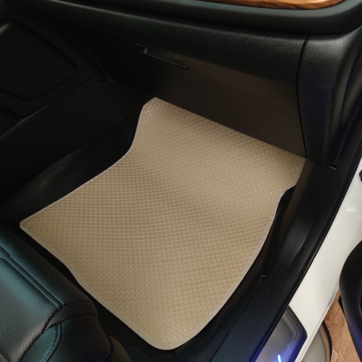 ​ Thảm lót sàn ô tô Honda CR-V 2022 với thiết kế cực kì dễ vệ sinh
