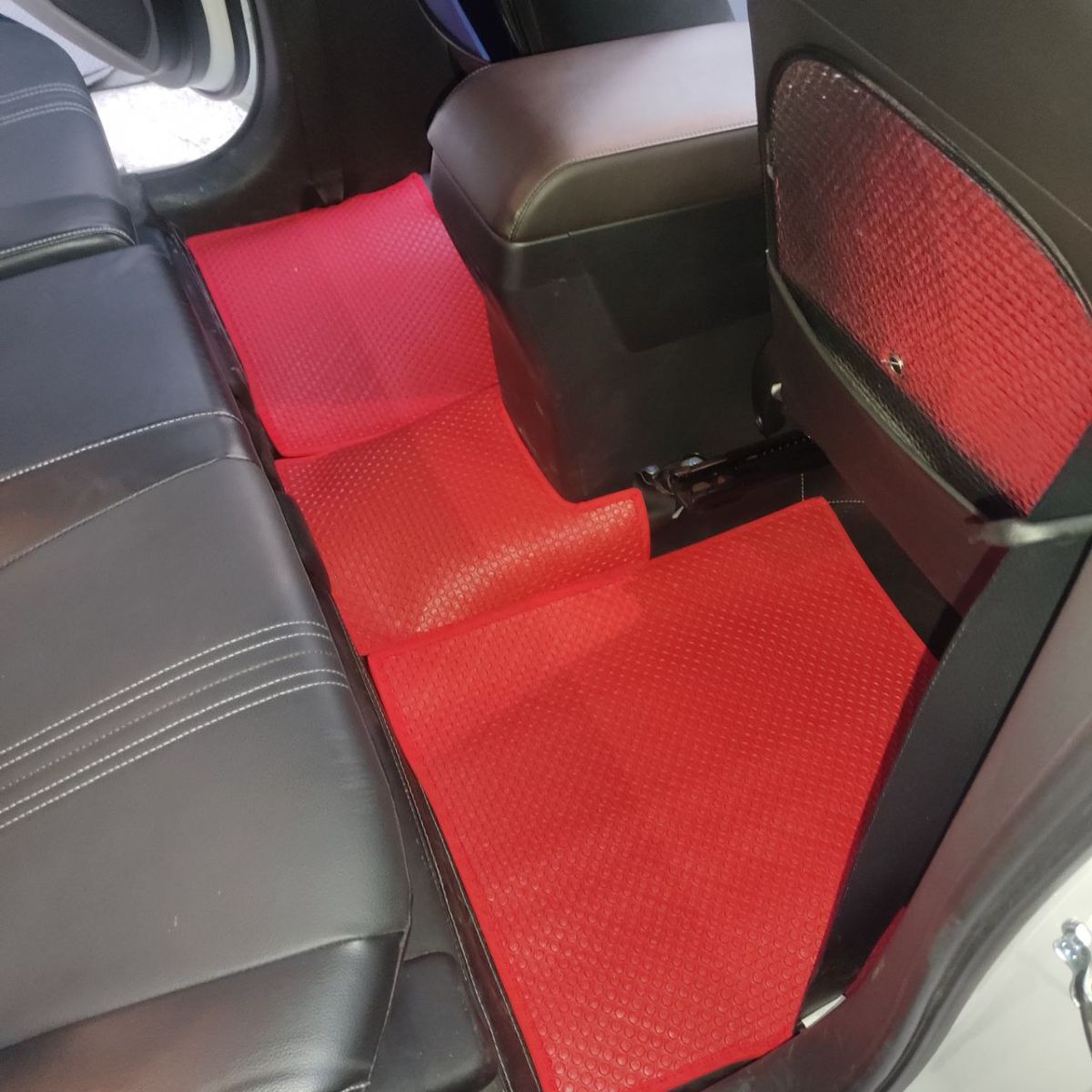 ​ Thảm ô tô Honda Brio 2023 phủ kín toàn bộ bề mặt sàn