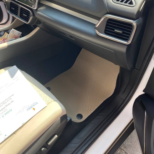 Thảm lót sàn Vinfast VF8 được cắt bằng máy CNC chuẩn xác nhất