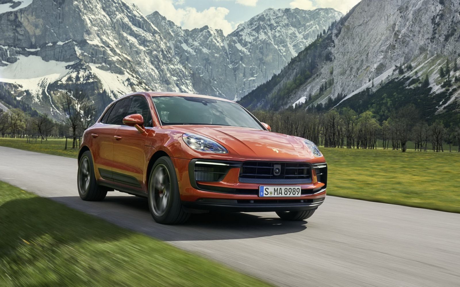 Porsche Macan 2022 với ngoại thất sang trọng, thể thao cùng khối động cơ mạnh mẽ