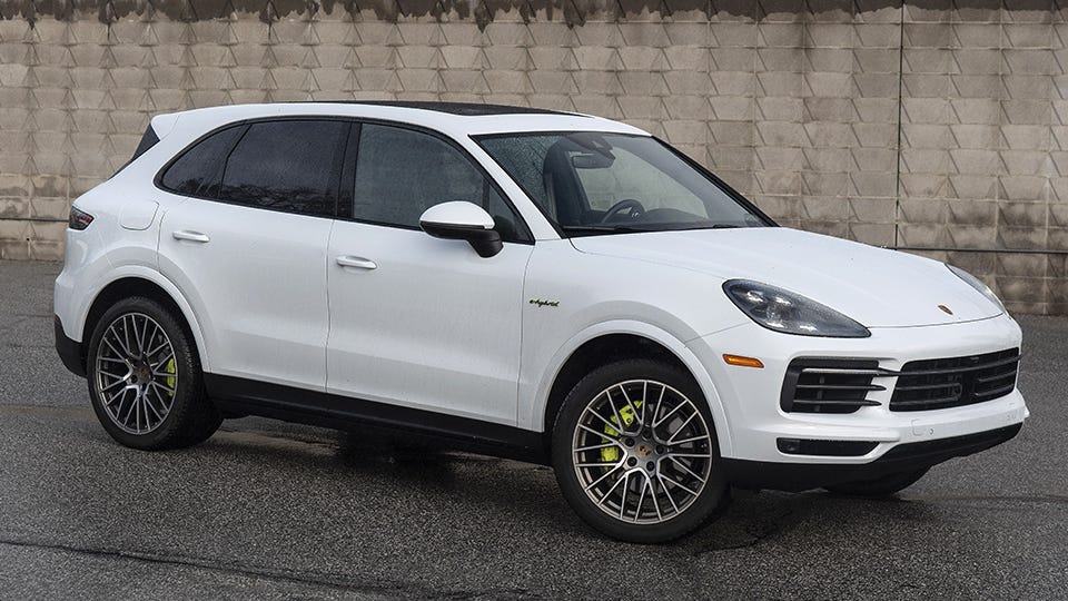 Khối động cơ của Porsche Cayenne 2023 cực kì ấn tượng với tốc độ tối đa 245km/h