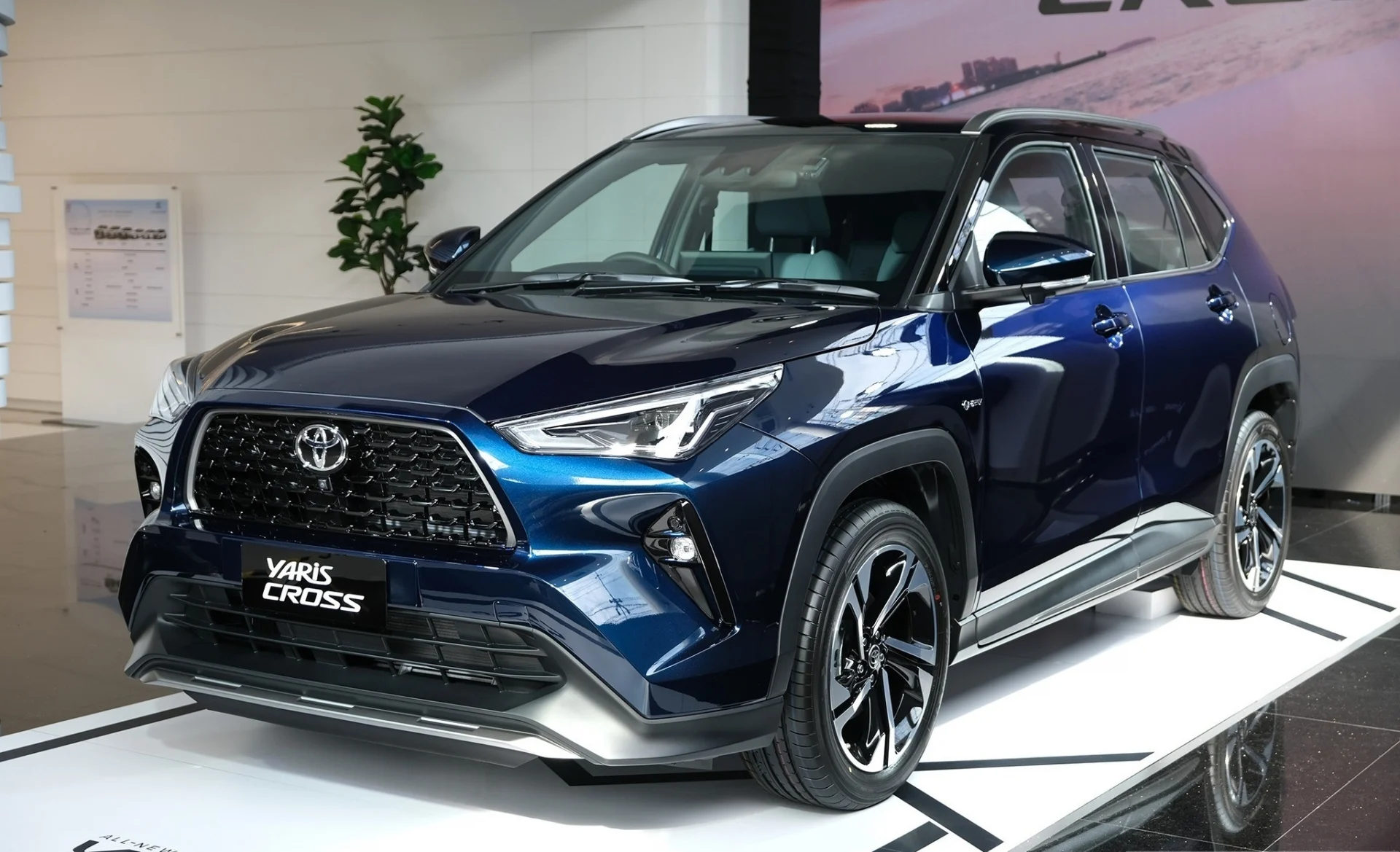 Toyota Yaris Cross 2023 có kích thước tổng thể dài x rộng x cao lần lượt là 4.180 x 1.765 x 1.605 mm