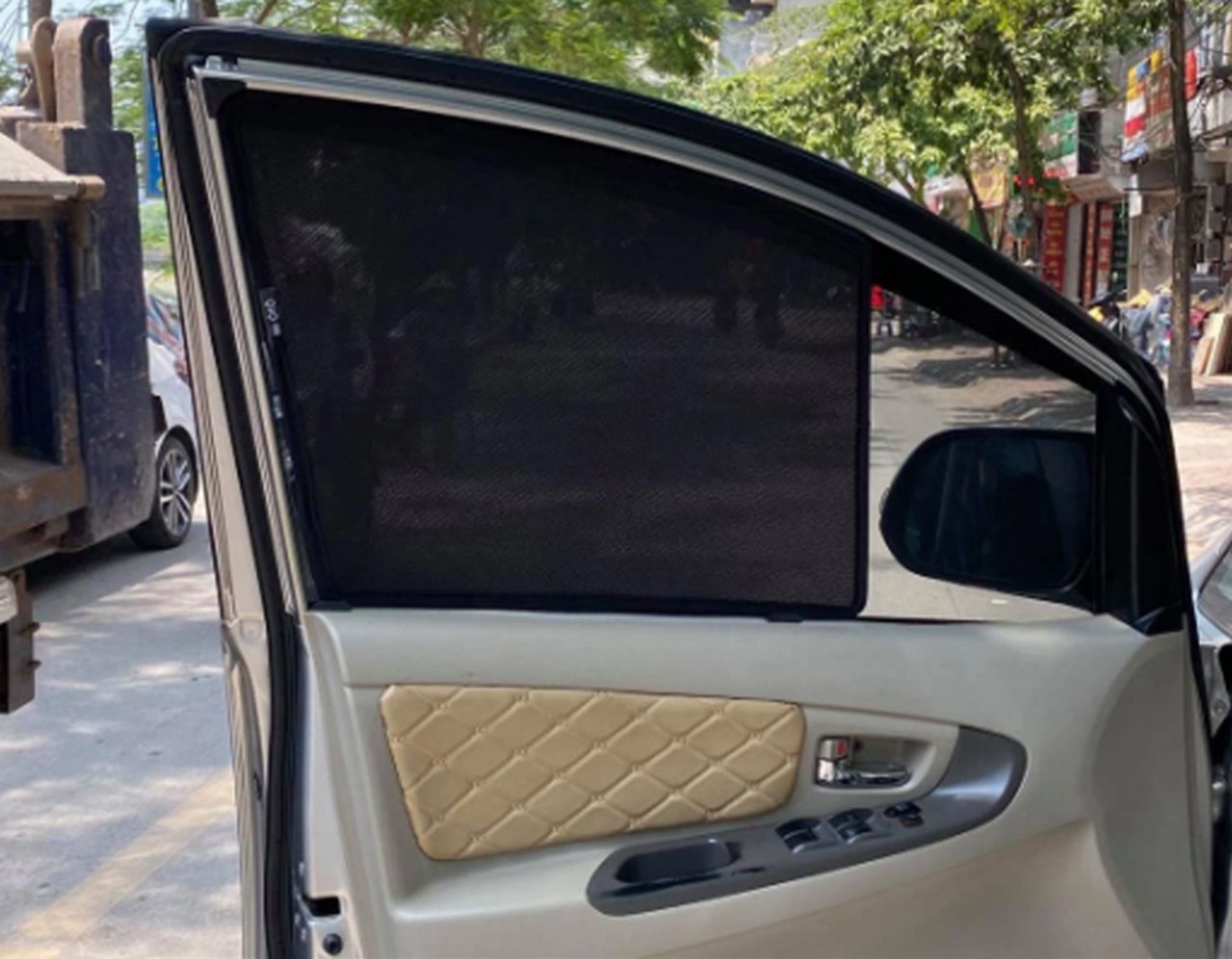 đồ chơi nội thất xe ô tô Toyota Innova