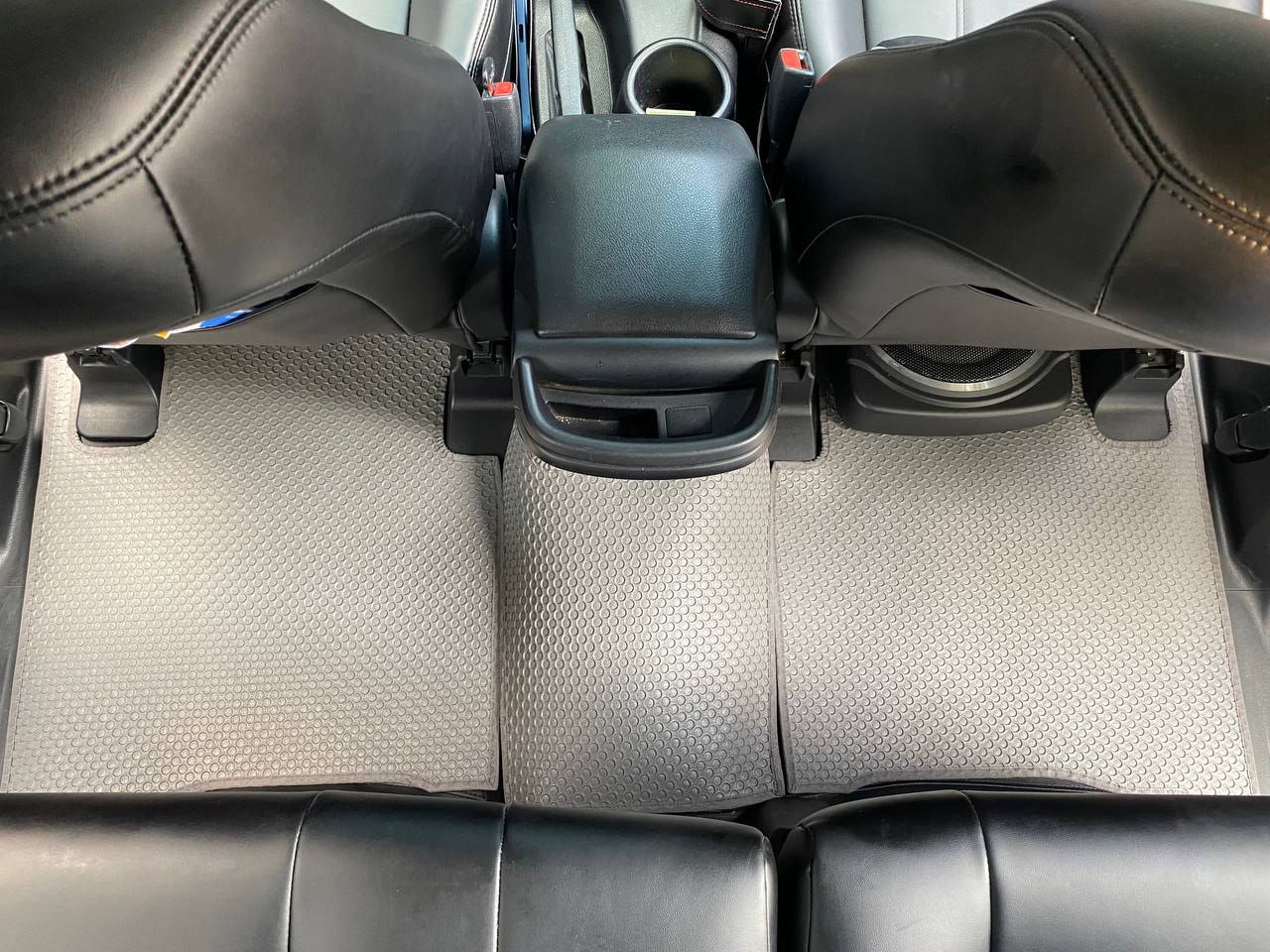 thảm lót sàn ô tô Toyota Innova