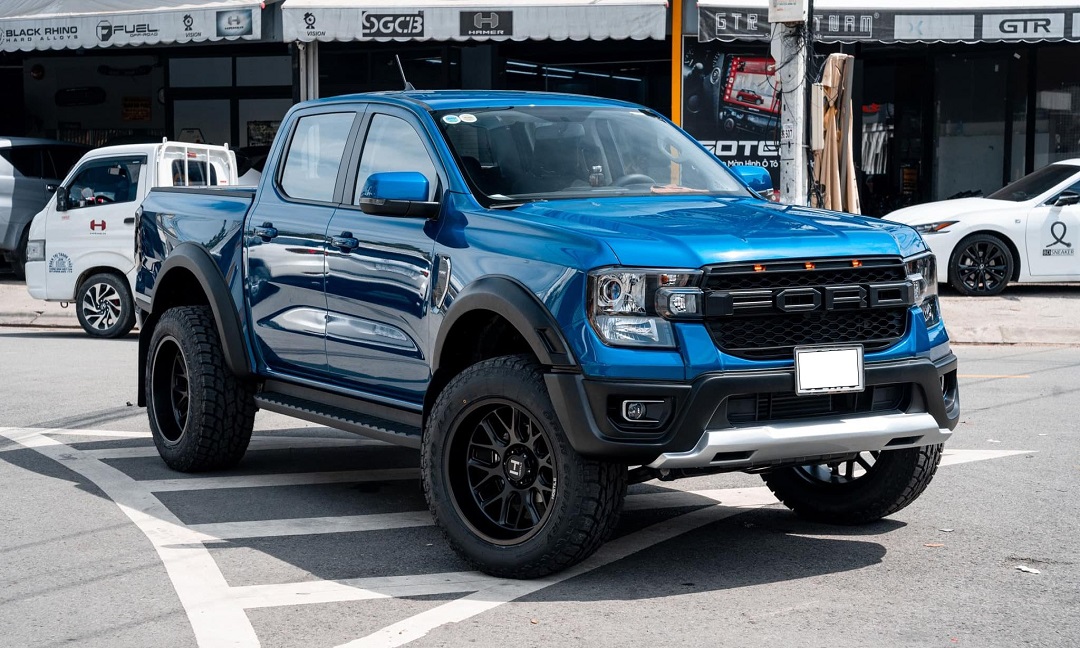 Có nên độ Ford Ranger 2023 bản tiêu chuẩn không?